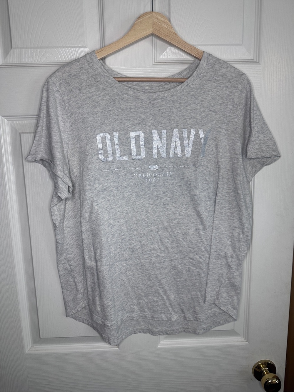 Old Navy Light Gray Short Sleeve Logo Tee